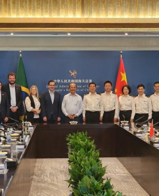 GOVERNADOR JORGINHO MELLO PEDE REABERTURA DO MERCADO CHINÊS AO FRANGO CATARINENSE APÓS EMBARGO PREVENTIVO