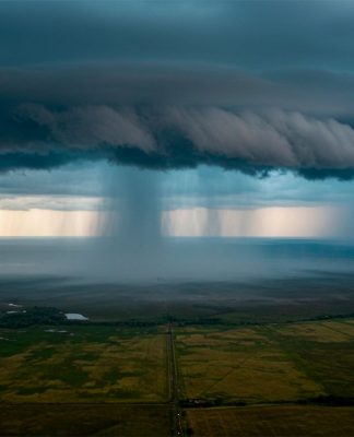 SC: PROTEÇÃO E DEFESA CIVIL EMITEM ALERTA DE TEMPORAIS ISOLADOS E CHUVA INTENSA AMANHÃ E SEXTA FEIRA