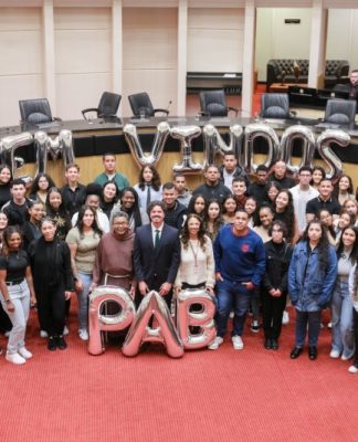 ALESC: PROGRAMA ANTONIETA DE BARROS COMPLETA 21 ANOS COM 700 JOVENS BENEFICIADOS