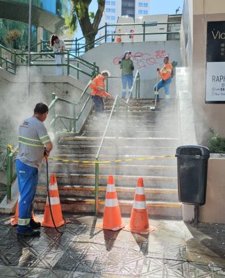 FLORIANÓPOLIS INOVA NA LIMPEZA URBANA COM NOVO SISTEMA DE LAVAÇÃO DESENVOLVIDO INTERNAMENTE