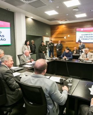 ALESC: PL QUER INCLUIR COMBATE À DEPENDÊNCIA DIGITAL NA POLÍTICA DE EDUCAÇÃO EM SC