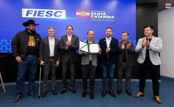 GOVERNO DE SC OFICIALIZA ENTREGA DE TERRENO PARA EXPANSÃO DA ESTRUTURA DA FIESC EM JOINVILLE