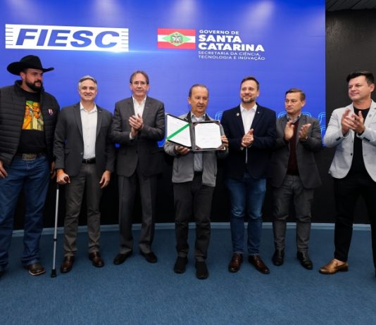 GOVERNO DE SC OFICIALIZA ENTREGA DE TERRENO PARA EXPANSÃO DA ESTRUTURA DA FIESC EM JOINVILLE