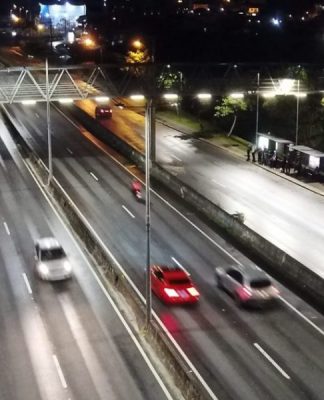 PARCERIA GOVERNO DO ESTADO E PREFEITURA IMPLANTA SISTEMA DE ILUMINAÇÃO LED NA SC 401 E 403 EM FLORIANÓPOLIS