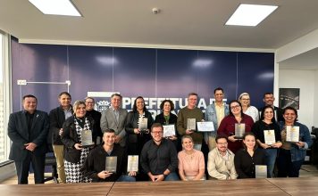 FLORIANÓPOLIS PREMIA ESCOLAS COM MELHORES RESULTADOS NA PROVA “AVALIA FLORIPA”