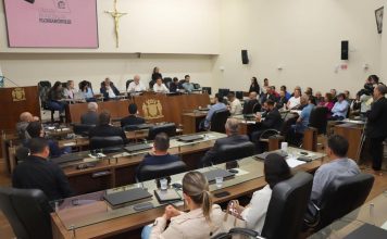 CÂMARA DE FLORIANÓPOLIS DEBATE SITUAÇÃO DE QUIOSQUES E BUSCA SOLUÇÕES PARA REGULARIZAÇÃO