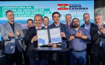 JORGINHO MELLO ASSINA ORDEM DE SERVIÇO PARA A MAIOR OBRA DE DRAGAGEM DO BRASIL NA BAÍA DA BABITONGA