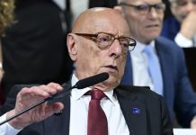 SENADOR ESPERIDIÃO AMIN VOTA CONTRA PEC DA BLINDAGEM