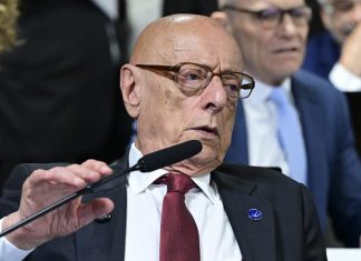 SENADOR ESPERIDIÃO AMIN VOTA CONTRA PEC DA BLINDAGEM