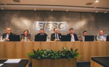 FIESC ENTREGA PAUTA DA INDÚSTRIA CATARINENSE AO FÓRUM PARLAMENTAR EM BRASÍLIA