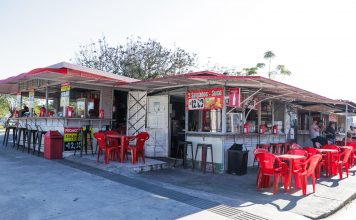PREFEITURA INICIA DESOCUPAÇÃO DE QUIOSQUES IRREGULARES EM FLORIANÓPOLIS