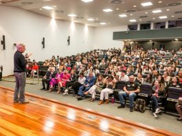 ALESC: CACO BARCELLOS ENCERRA SEMINÁRIO COM ALERTA SOBRE O PAPEL DA IMPRENSA NA PREVENÇÃO DA VIOLÊNCIA