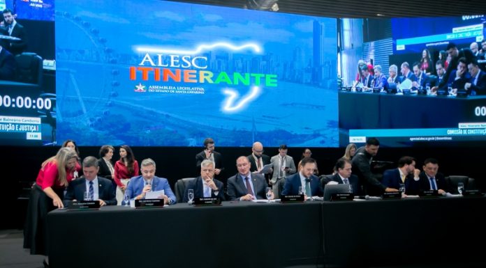 ALESC ITINERANTE: CCJ APROVA PROJETO QUE PROÍBE NOMEAÇÃO DE CONDENADOS POR CRIMES SEXUAIS EM CARGOS PÚBLICOS