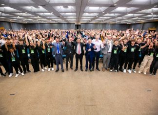 JOVENS CATARINENSES DEBATEM FUTURO POLÍTICO EM ENCONTRO ESTADUAL DE VEREADORES MIRINS