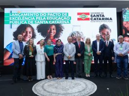 GOVERNO DE SANTA CATARINA FIRMA PACTO DE EXCELÊNCIA PARA FORTALECER A EDUCAÇÃO PÚBLICA