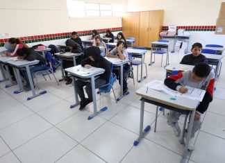 PRÊMIO RECONHECER MOTIVA ESCOLAS CATARINENSES DURANTE APLICAÇÃO DO SAEB