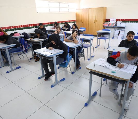 PRÊMIO RECONHECER MOTIVA ESCOLAS CATARINENSES DURANTE APLICAÇÃO DO SAEB