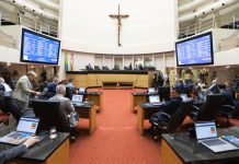 ALESC: DEPUTADOS APROVAM ALTERAÇÕES NO UNIVERSIDADE GRATUITA E NO FUMDESC