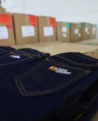 GOVERNO DE SC INVESTE EM NOVOS UNIFORMES E INFRAESTRUTURA NAS ESCOLAS DA REDE ESTADUAL