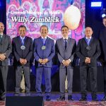 GOVERNADOR JORGINHO MELLO E O PRESIDENTE DA ALESC, DEPUTADO JULIO GARCIA RECEBEM COMENDA WILLY ZUMBLICK EM TUBARÃO