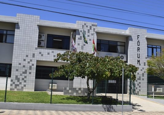 HOMEM É PRESO EM FLAGRANTE APÓS AMEAÇAR EX-COMPANHEIRA DENTRO DO FÓRUM DE CURITIBANOS