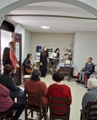 FISCALIZAÇÃO COM AFETO: MINISTÉRIO PÚBLICO TRANSFORMA VISITAS A INSTITUIÇÕES DE IDOSOS EM MOMENTOS DE MÚSICA E SENSIBILIDADE