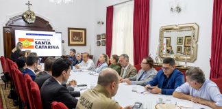 GOVERNO DE SC AVANÇA EM FORÇA-TAREFA PARA PADRONIZAR ATENDIMENTO À POPULAÇÃO EM SITUAÇÃO DE RUA