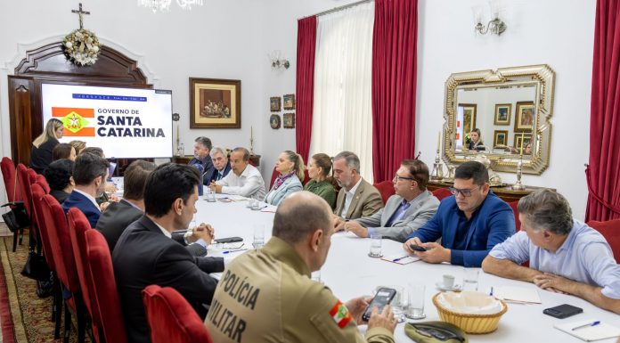 GOVERNO DE SC AVANÇA EM FORÇA-TAREFA PARA PADRONIZAR ATENDIMENTO À POPULAÇÃO EM SITUAÇÃO DE RUA