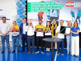 GOVERNADOR JORGINHO MELLO ENTREGA OBRAS EM ESCOLAS DO SUL E ANUNCIA NOVOS INVESTIMENTOS NA EDUCAÇÃO