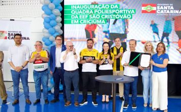 GOVERNADOR JORGINHO MELLO ENTREGA OBRAS EM ESCOLAS DO SUL E ANUNCIA NOVOS INVESTIMENTOS NA EDUCAÇÃO