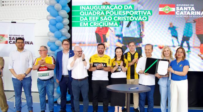 GOVERNADOR JORGINHO MELLO ENTREGA OBRAS EM ESCOLAS DO SUL E ANUNCIA NOVOS INVESTIMENTOS NA EDUCAÇÃO
