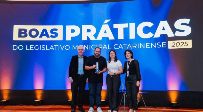 FLORIANÓPOLIS: BALCÃO DA CIDADANIA É DESTAQUE NO PRÊMIO BOAS PRÁTICAS 2025 DA UVESC