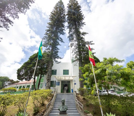 FLORIANÓPOLIS: HOSPITAL NEREU RAMOS PASSA POR AMPLA REVITALIZAÇÃO E ENTRA NA FASE FINAL DAS OBRAS NA FACHADA