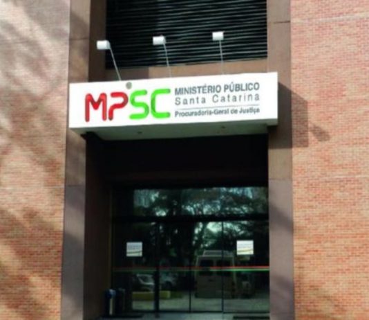 SEMINÁRIO DEBATE RACISMO E ANTISSEMITISMO NO MINISTÉRIO PÚBLICO DE SC