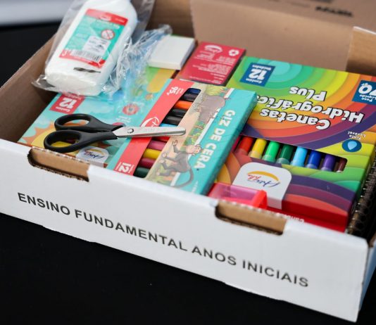 GOVERNO DE SC VAI ENTREGAR KITS ESCOLARES A TODOS OS ESTUDANTES DA REDE ESTADUAL DE ENSINO EM 2026