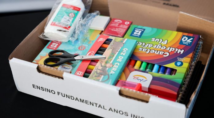 GOVERNO DE SC VAI ENTREGAR KITS ESCOLARES A TODOS OS ESTUDANTES DA REDE ESTADUAL DE ENSINO EM 2026