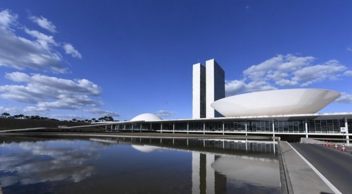 SENADO APROVA ISENÇÃO DE IR ATÉ R$ 5 MIL: FIESC ALERTA PARA IMPACTO SOBRE SETOR PRODUTIVO