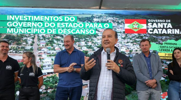 GOVERNO DE SC LEVA PAVIMENTAÇÃO E MAQUINÁRIO A DESCANSO EM INVESTIMENTO DE QUASE R$ 3 MILHÕES