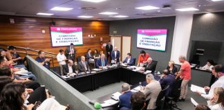 ALESC: COMISSÃO DE FINANÇAS APROVA 20 PROJETOS E PAUTA AUDIÊNCIA SOBRE IMPACTO DA REFORMA TRIBUTÁRIA NOS MUNICÍPIOS