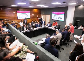 ALESC: COMISSÃO DE FINANÇAS APROVA 20 PROJETOS E PAUTA AUDIÊNCIA SOBRE IMPACTO DA REFORMA TRIBUTÁRIA NOS MUNICÍPIOS