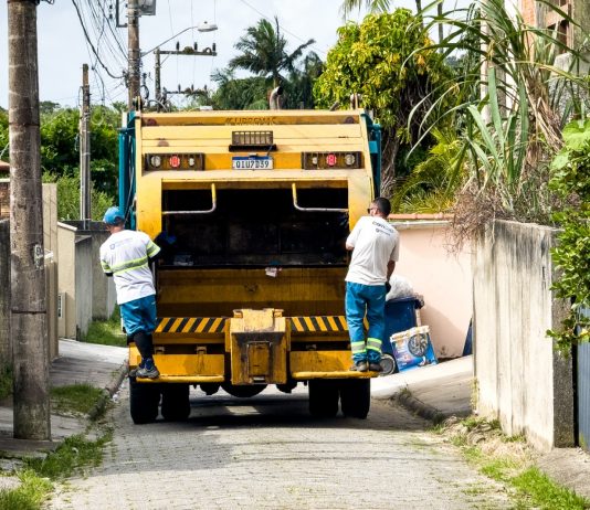 FLORIANÓPOLIS: PREFEITURA AMPLIA COLETA DE LIXO NOS BALNEÁRIOS PARA ATENDER ALTA DEMANDA DA TEMPORADA DE VERÃO