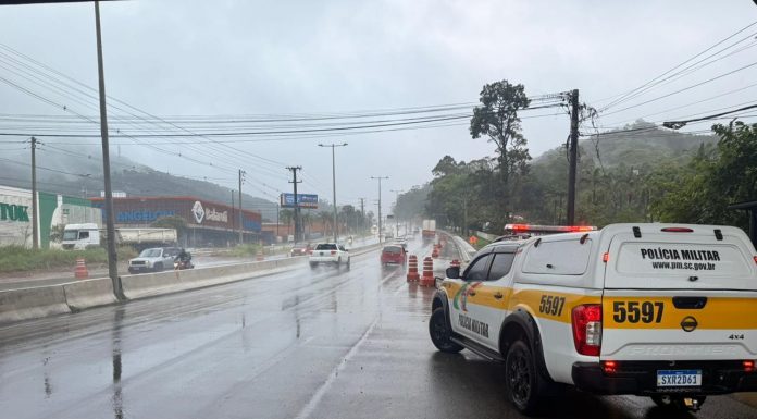 CICLONE EXTRATROPICAL PROVOCA TRÊS MORTES E CAUSA ALAGAMENTOS EM SANTA CATARINA