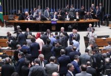 CÂMARA APROVA PROJETO QUE REDUZ PENAS DOS CONDENADOS PELOS ATOS DE 8 DE JANEIRO