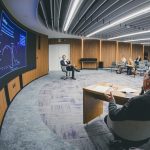 INDÚSTRIA DE SC DESACELERA EM 2025, MAS DIVERSIFICAÇÃO EVITA QUEDA MAIOR