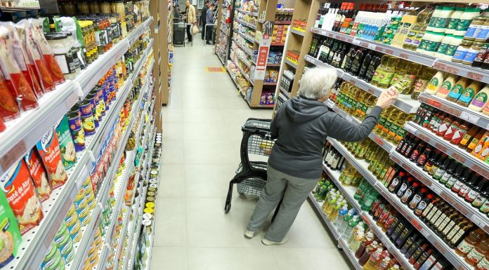 COMÉRCIO CATARINENSE CRESCE QUASE QUATRO VEZES MAIS QUE O BRASIL E SEGUE ENTRE OS LÍDERES NACIONAIS