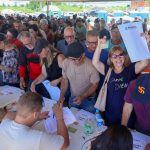 MAIOR ENTREGA DO LAR LEGAL DA HISTÓRIA GARANTE ESCRITURA A QUASE 1,4 MIL FAMÍLIAS EM PALHOÇA