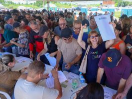 MAIOR ENTREGA DO LAR LEGAL DA HISTÓRIA GARANTE ESCRITURA A QUASE 1,4 MIL FAMÍLIAS EM PALHOÇA