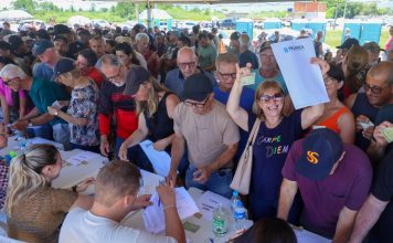 MAIOR ENTREGA DO LAR LEGAL DA HISTÓRIA GARANTE ESCRITURA A QUASE 1,4 MIL FAMÍLIAS EM PALHOÇA