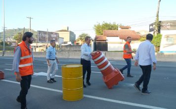 GOVERNADOR JORGINHO MELLO LIBERA TERCEIRA PISTA DA SC-401 PARA ALIVIAR TRÂNSITO NA TEMPORADA DE VERÃO