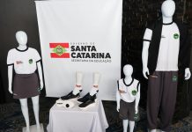 GOVERNO DE SC INVESTE R$ 210 MILHÕES E DISTRIBUIRÁ KITS COMPLETOS DE UNIFORME PARA TODOS OS ALUNOS EM 2026